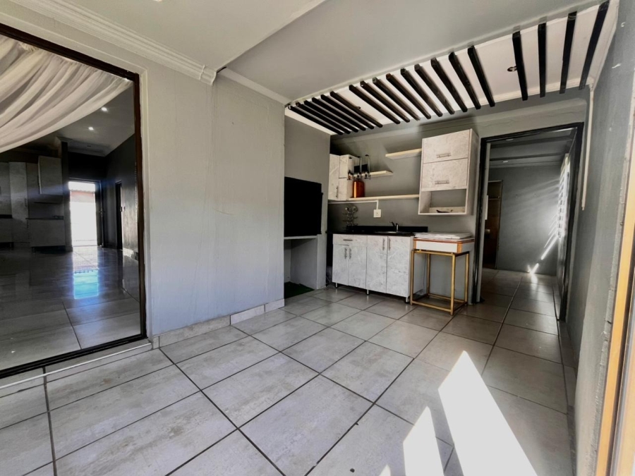 4 Bedroom Property for Sale in Donkerhoek A H North West